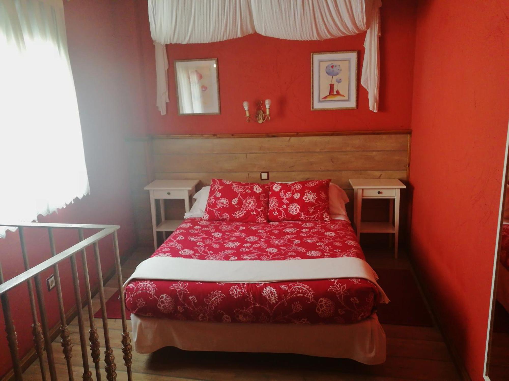Apartamentos Melchor De Linan Torrelaguna Esterno foto
