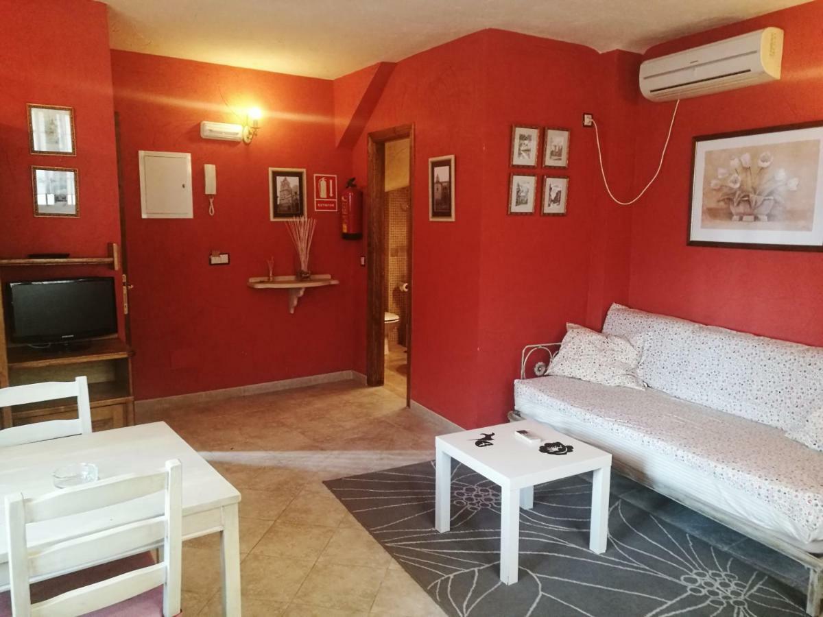 Apartamentos Melchor De Linan Torrelaguna Esterno foto